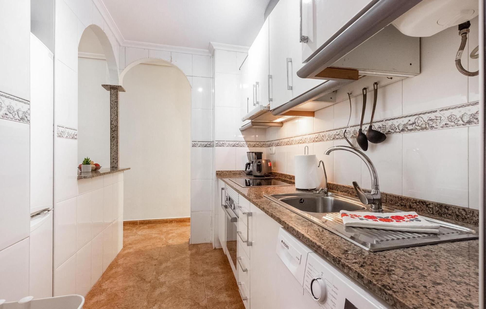 Amazing Apartment In Torrevieja With Kitchen Esterno foto