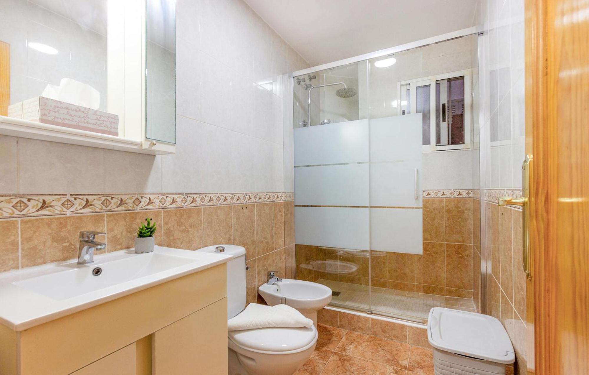 Amazing Apartment In Torrevieja With Kitchen Esterno foto