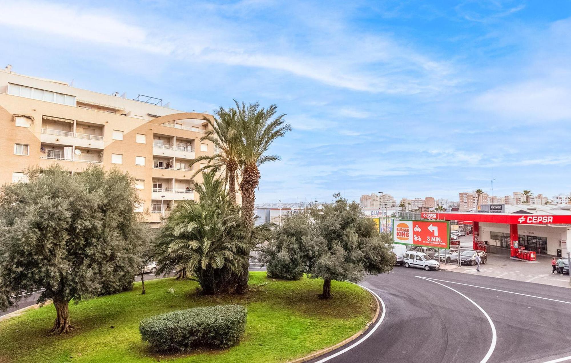 Amazing Apartment In Torrevieja With Kitchen Esterno foto