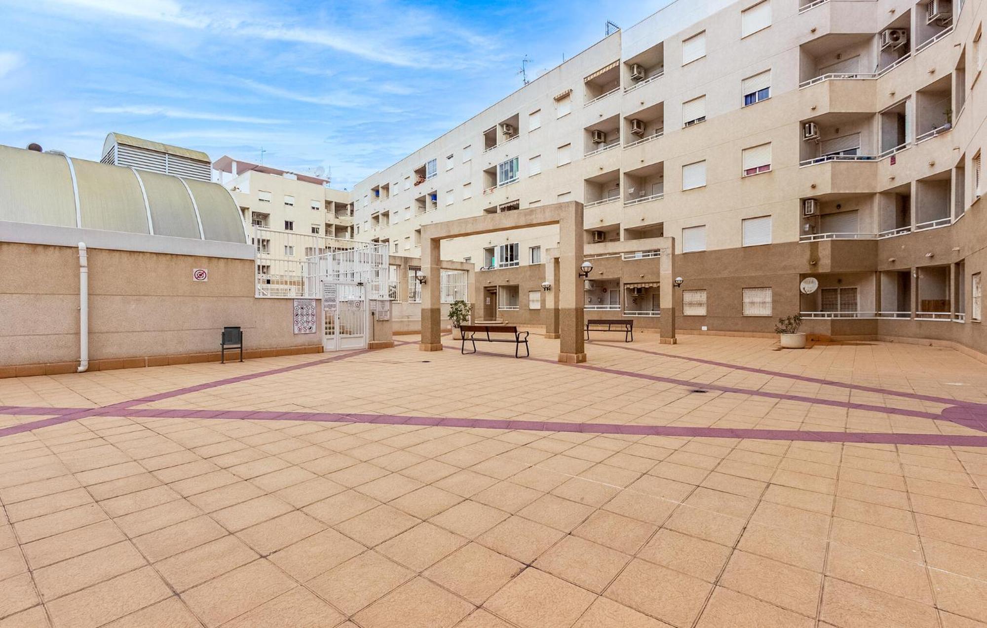 Amazing Apartment In Torrevieja With Kitchen Esterno foto