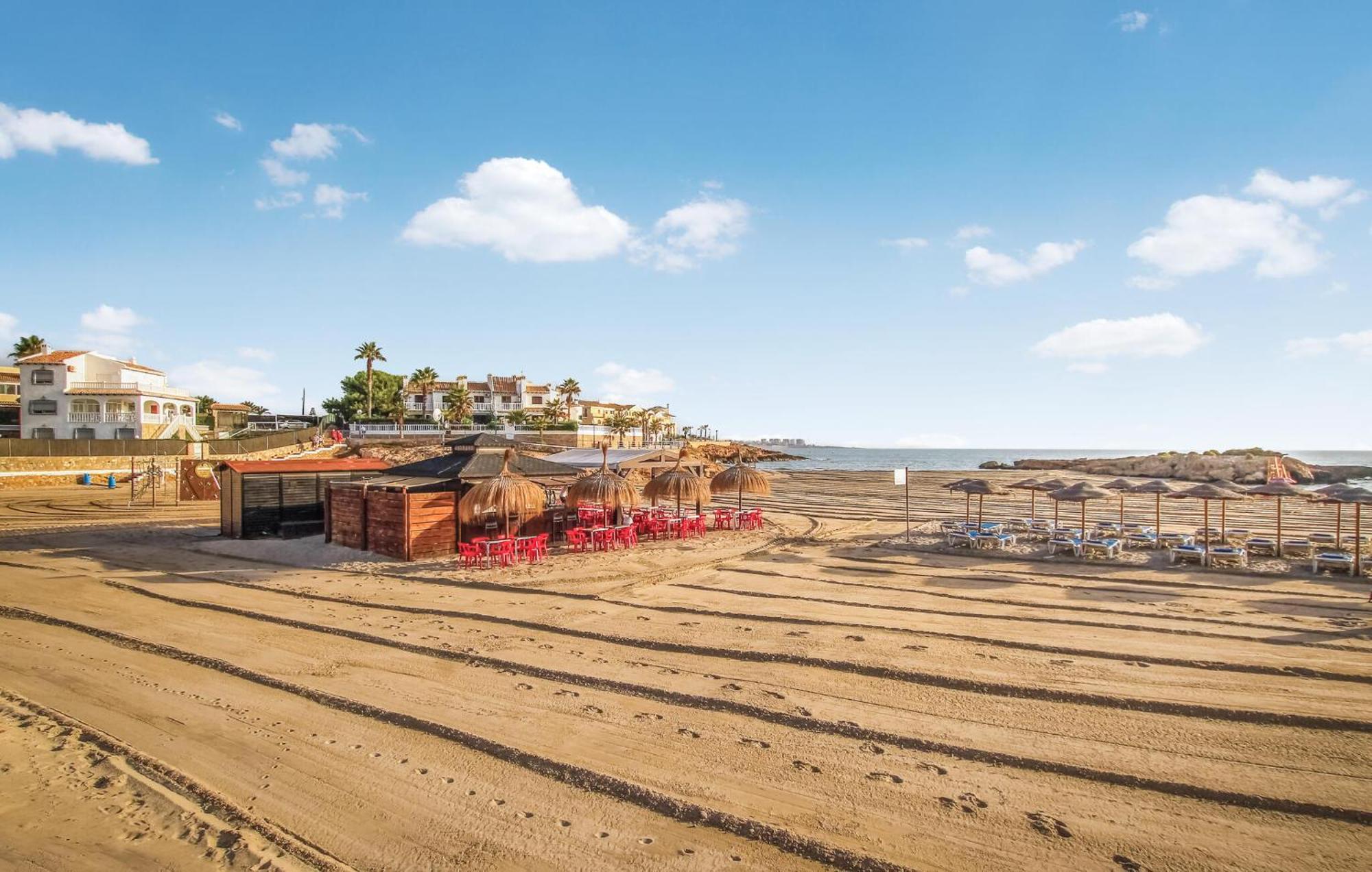 Amazing Apartment In Torrevieja With Kitchen Esterno foto
